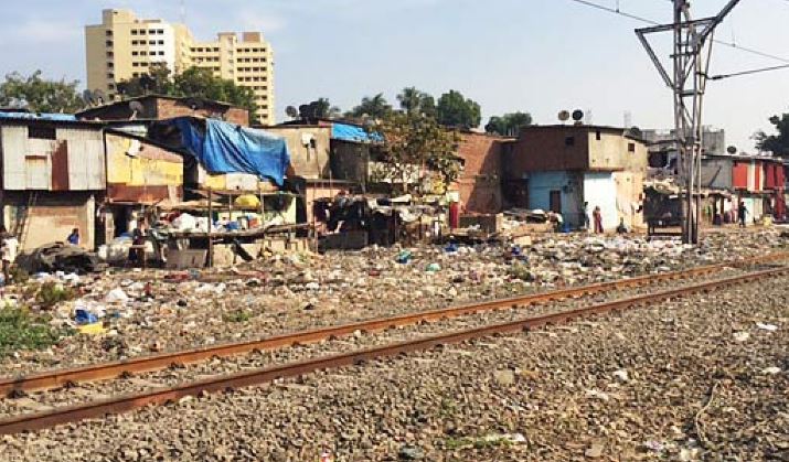 मुस्लिमाची जागा; बंगाली कलाकार; मूर्ती शिवरायांची