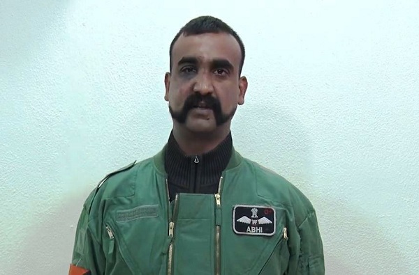 प्रत्येकाच्या ओठावर एकच शब्द – Welcome Home Abhinandan