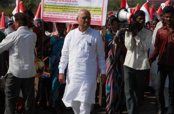 काँग्रेस प्रवेशाआधी शिवसेना आमदार दर्ग्यात