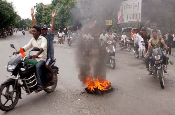 प्रकाश आंबेडकरांचा पराभव झाल्यास भाजपचं एकही कार्यालय ठेवणार नाही : भीम आर्मी